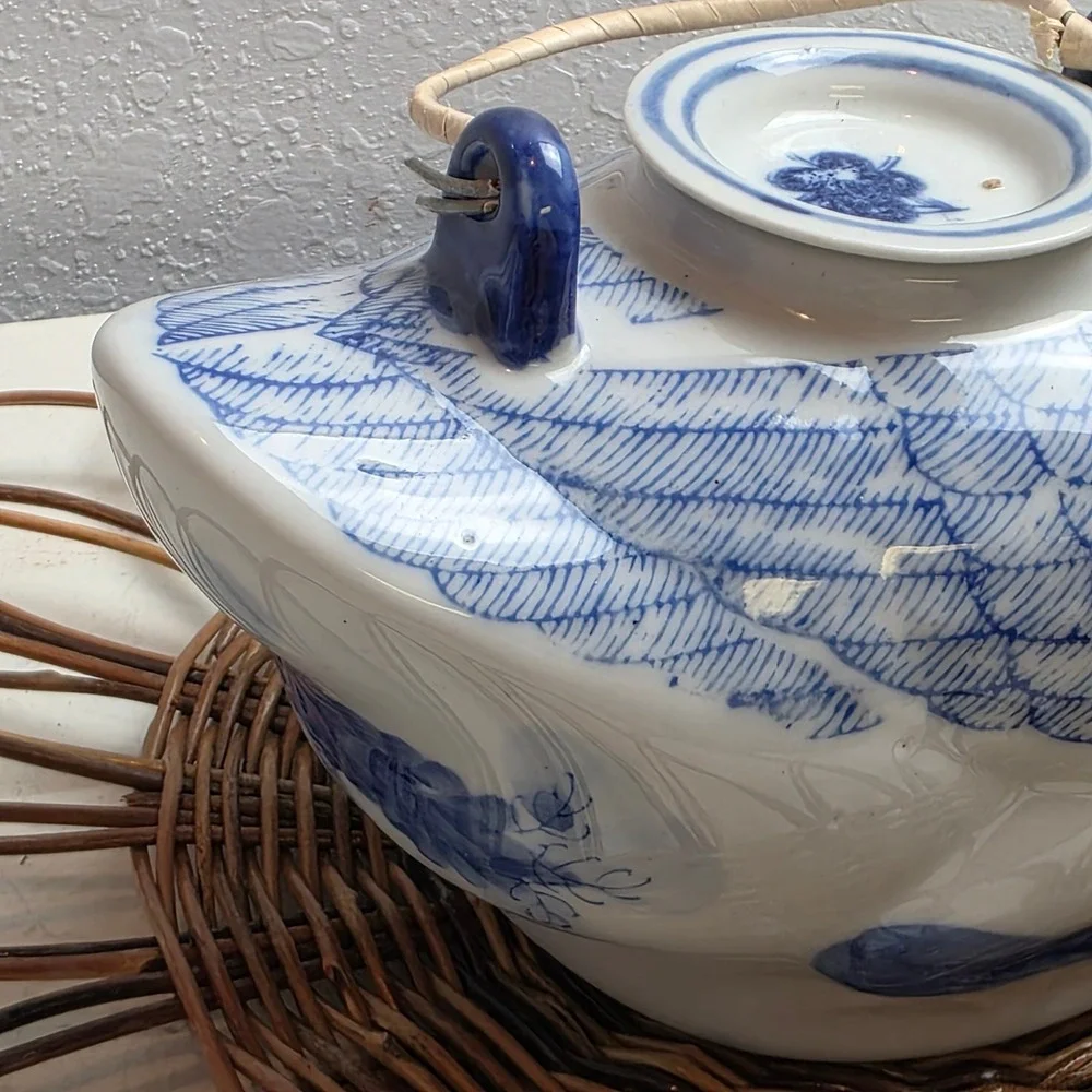 Vintage Blue White Ceramic Duck Teapot‎ Lid Handle Handpainted Made in China